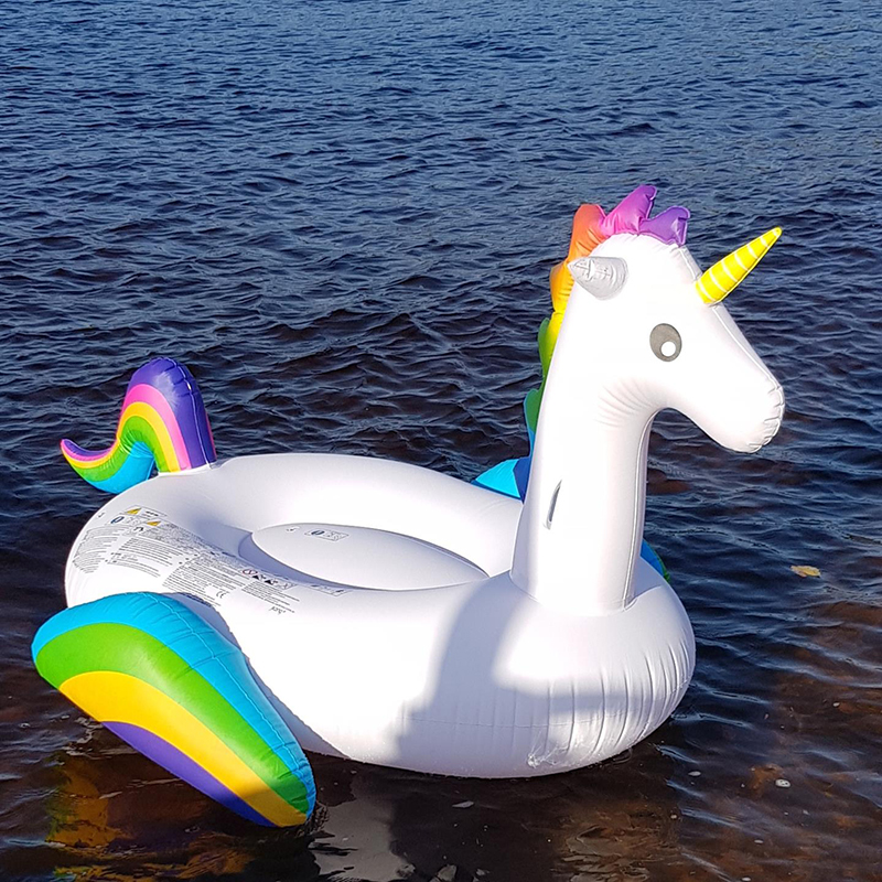 Badedyr stor enhjørning. Morsom vann leke, oppblåsbar. Gigantisk flyteleke, badeleke, Badedyr.