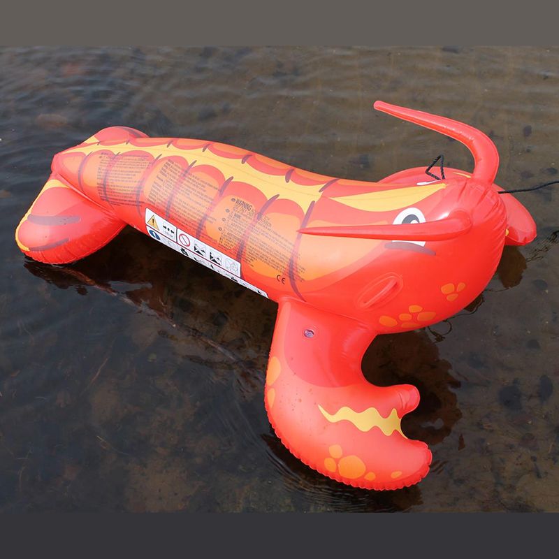 Badeleke Oppblåsbar hummer. Morsom vann leke. Flyteleke, Badedyr.