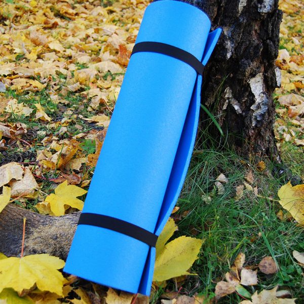 Superlett sitte, liggeunderlag. Blå farge, fra Eagle products. Veier kun 250 gram. Strandtur, treningsmatte, turbruk.