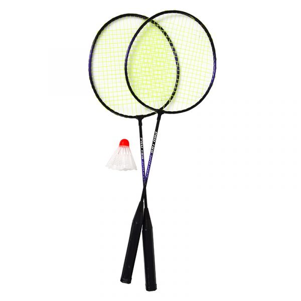 Badminton sett, hageleke, utendørs aktivitet.