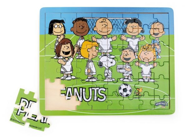 Puslespill med Knøttene, eller Peanuts som de heter på originalspråket. Knøttene er på fotballbanen.