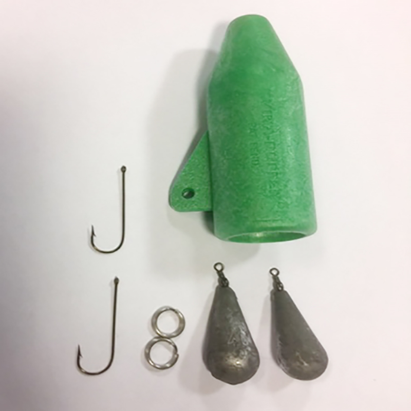 Kvina-duppen. Kvina Dupp. Fiske, fiskeutstyr. Ideell til makk og slukfiske i elv. Duppen som står stille i strømmen!