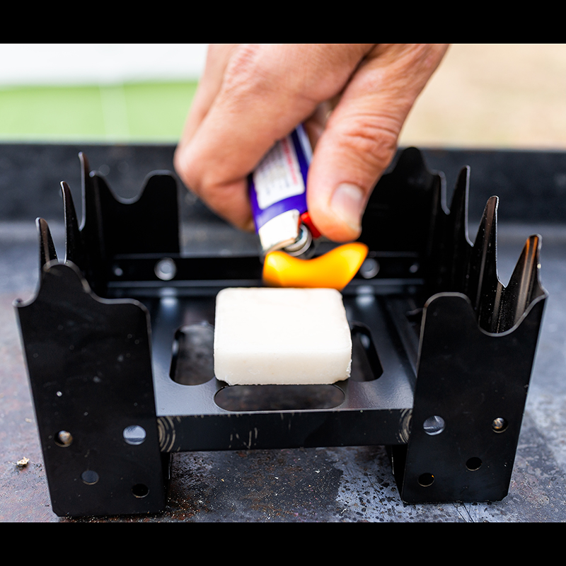 Brensel stativ til turen. Brensel tablett apparat. Komfyr til camping. Lite kokeapparat. Kompakt.