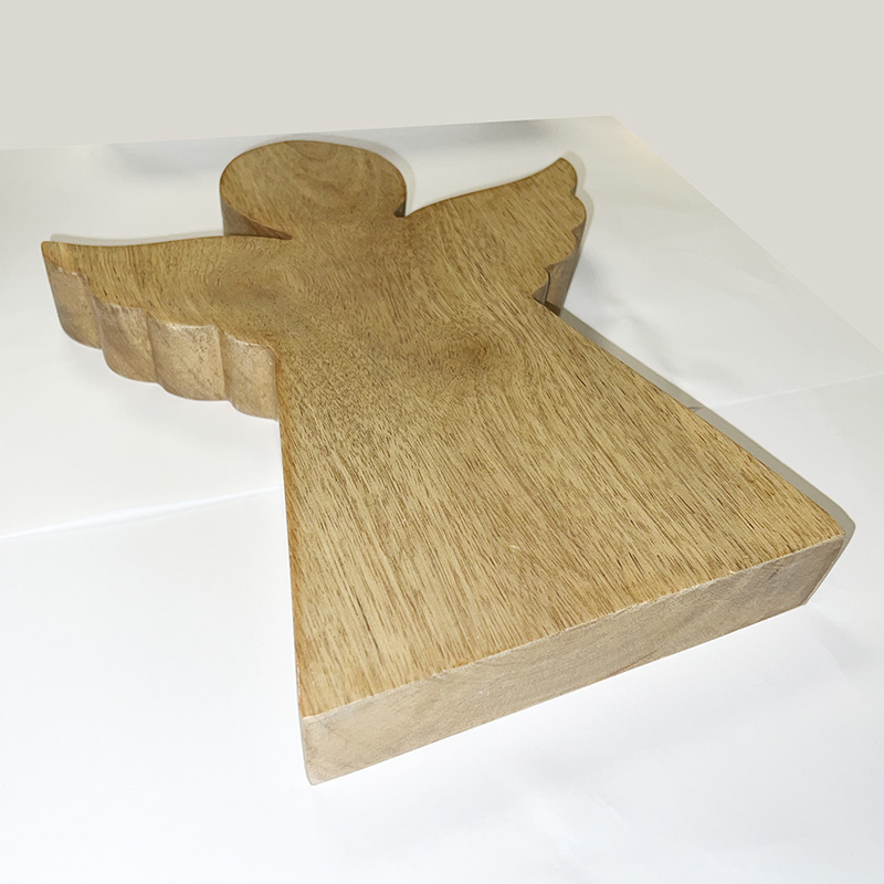 Engel i tykk massiv tre. Dekor, julepynt.