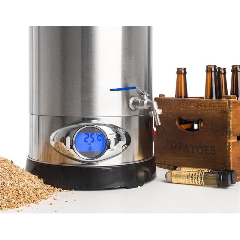 Ølbrygger begynnersett. Brygg øl. Manuell ølbryggemaskin med kokekar, silekar og kjølespiral. Bryggemaskin, Beer brewer.